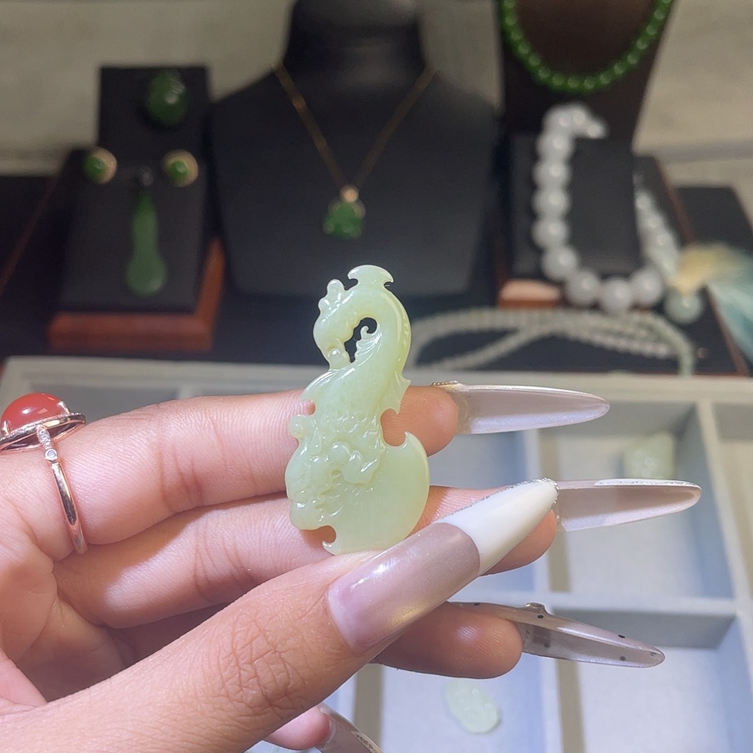 颈饰未镶嵌和田玉