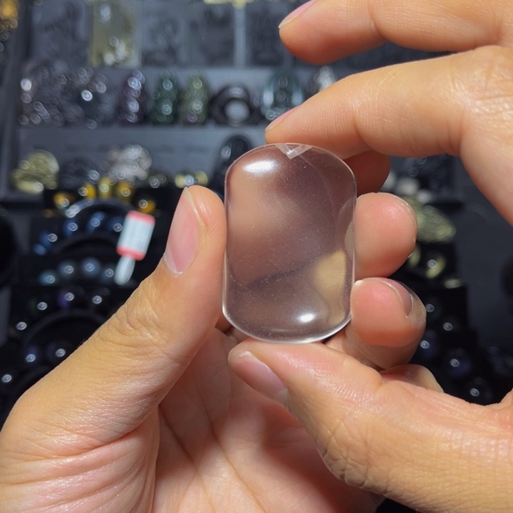 鲜***主水晶未镶嵌颈饰无事牌