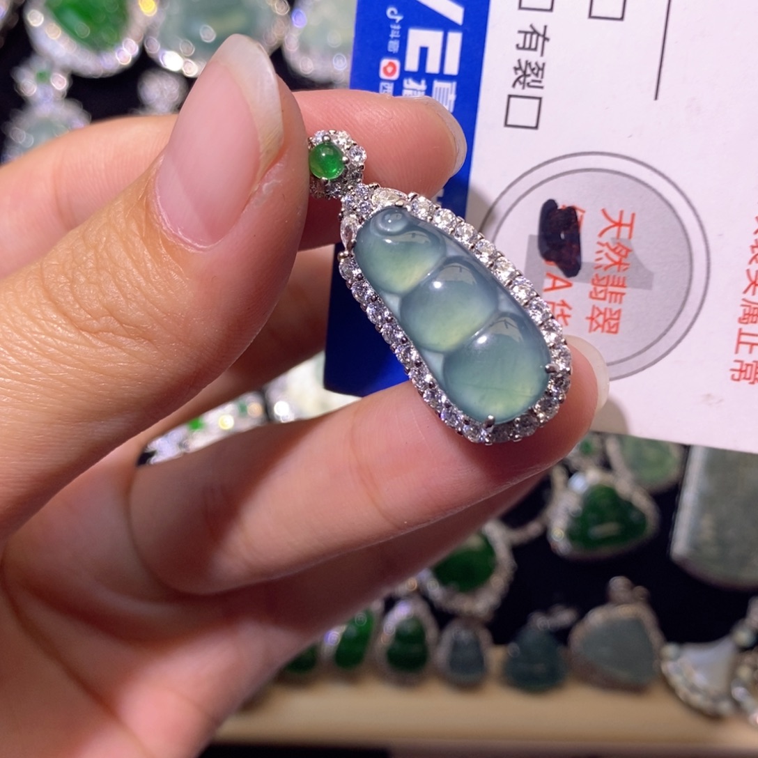 翡翠未镶嵌颈饰天然