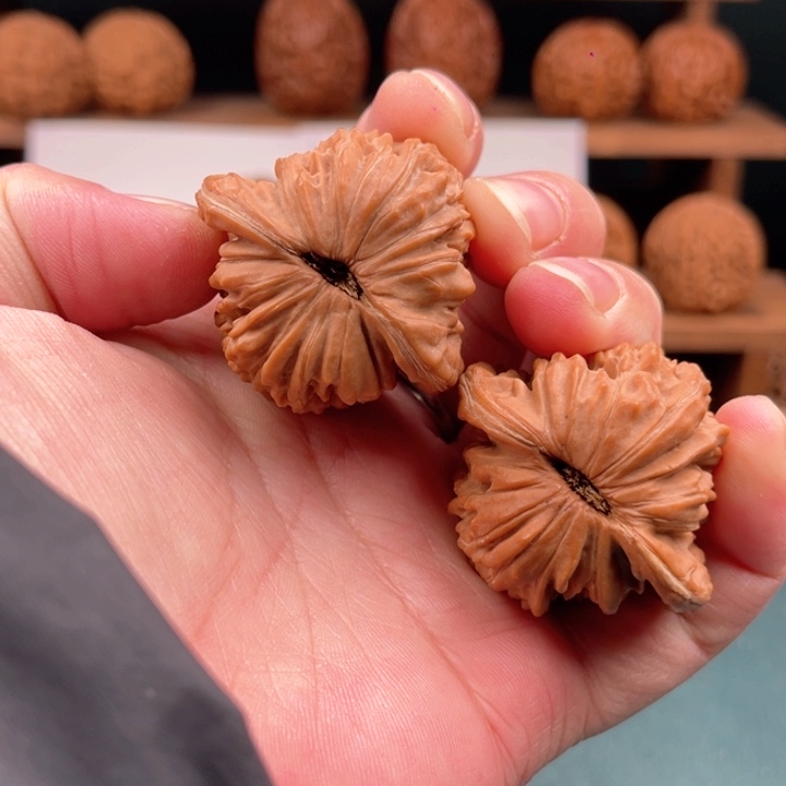 文玩核桃把件40平谷四座楼