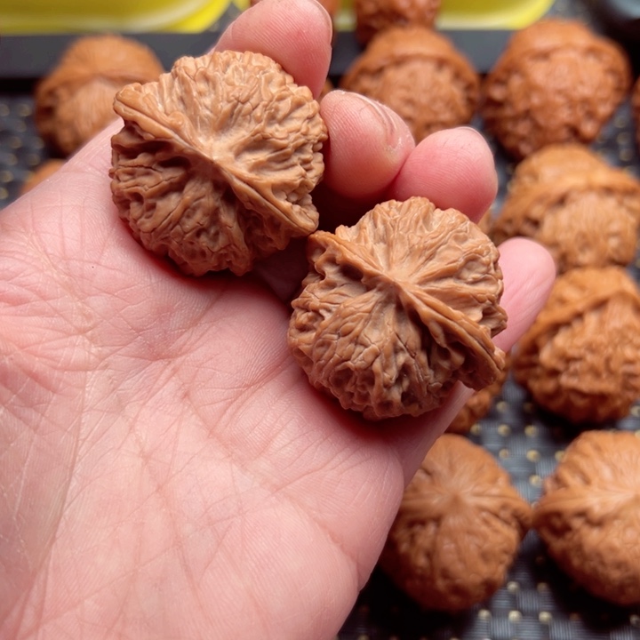 文玩核桃吊坠平果37.5全品