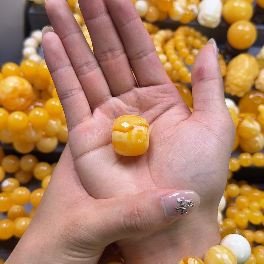 蜜蜡珠宝奇石未镶嵌墩子