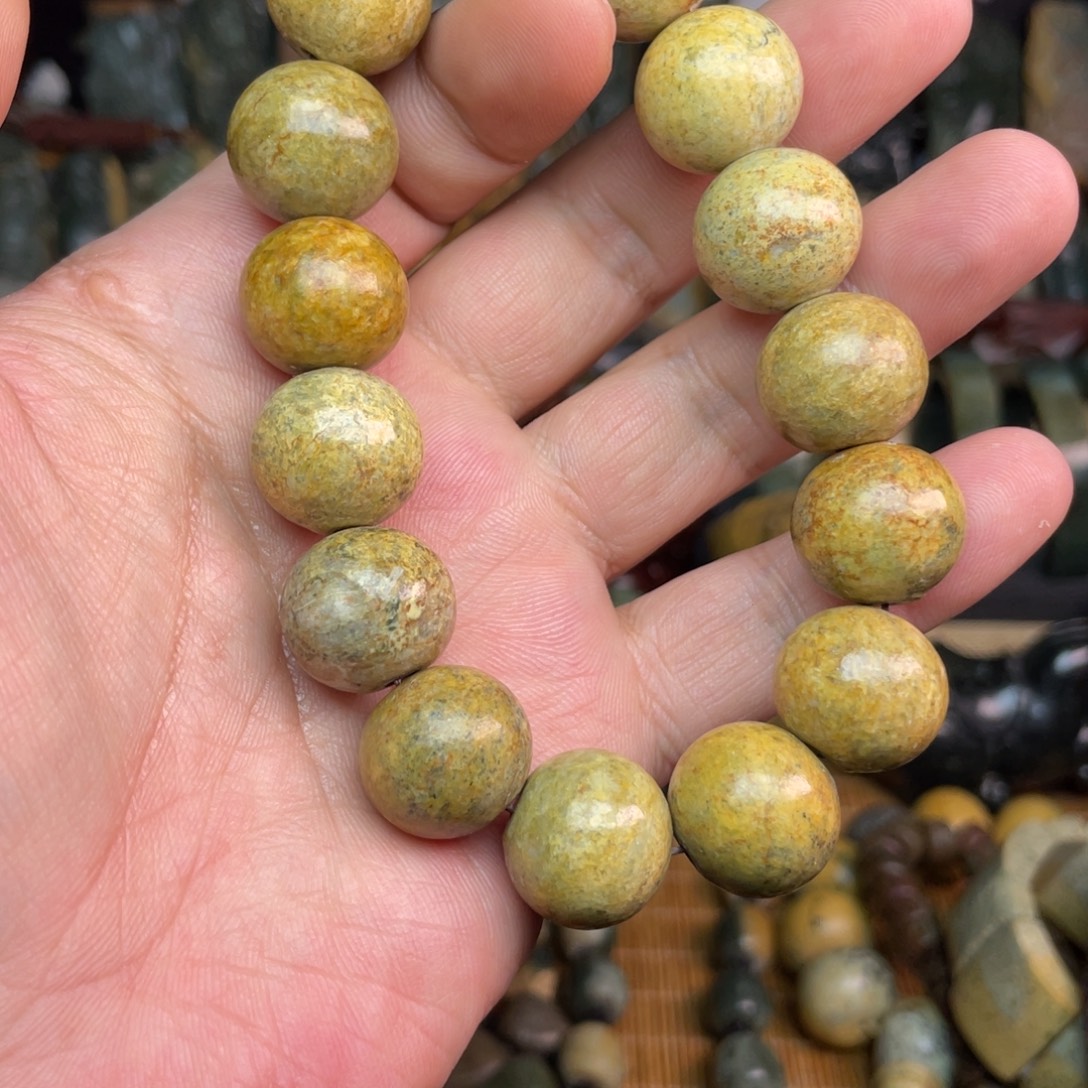 岫岩河磨玉（透闪石质玉）未镶嵌颈饰