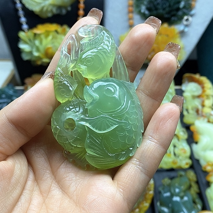 蛇纹石玉挂件未镶嵌