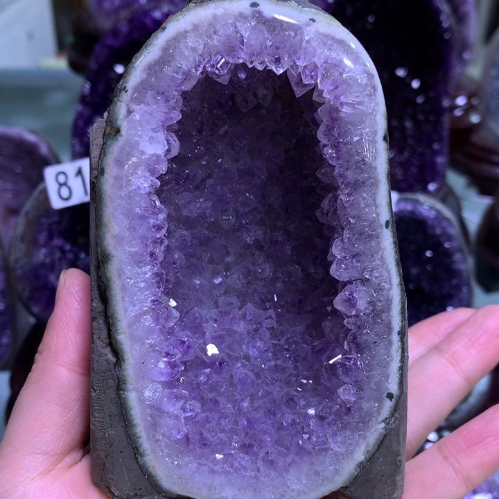 紫晶未镶嵌大型摆件（非配饰）