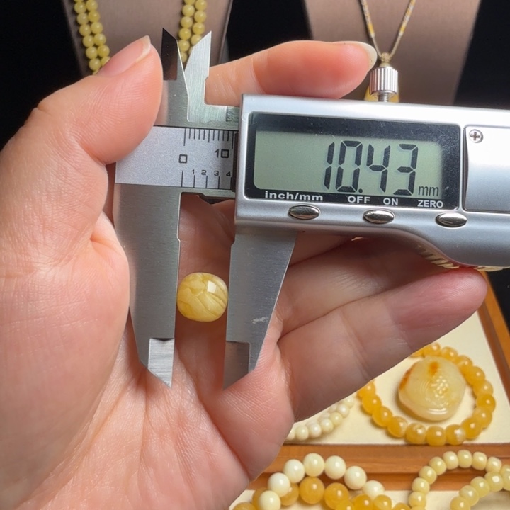 蜜蜡未镶嵌裸石焦皮料千层雪老型单珠