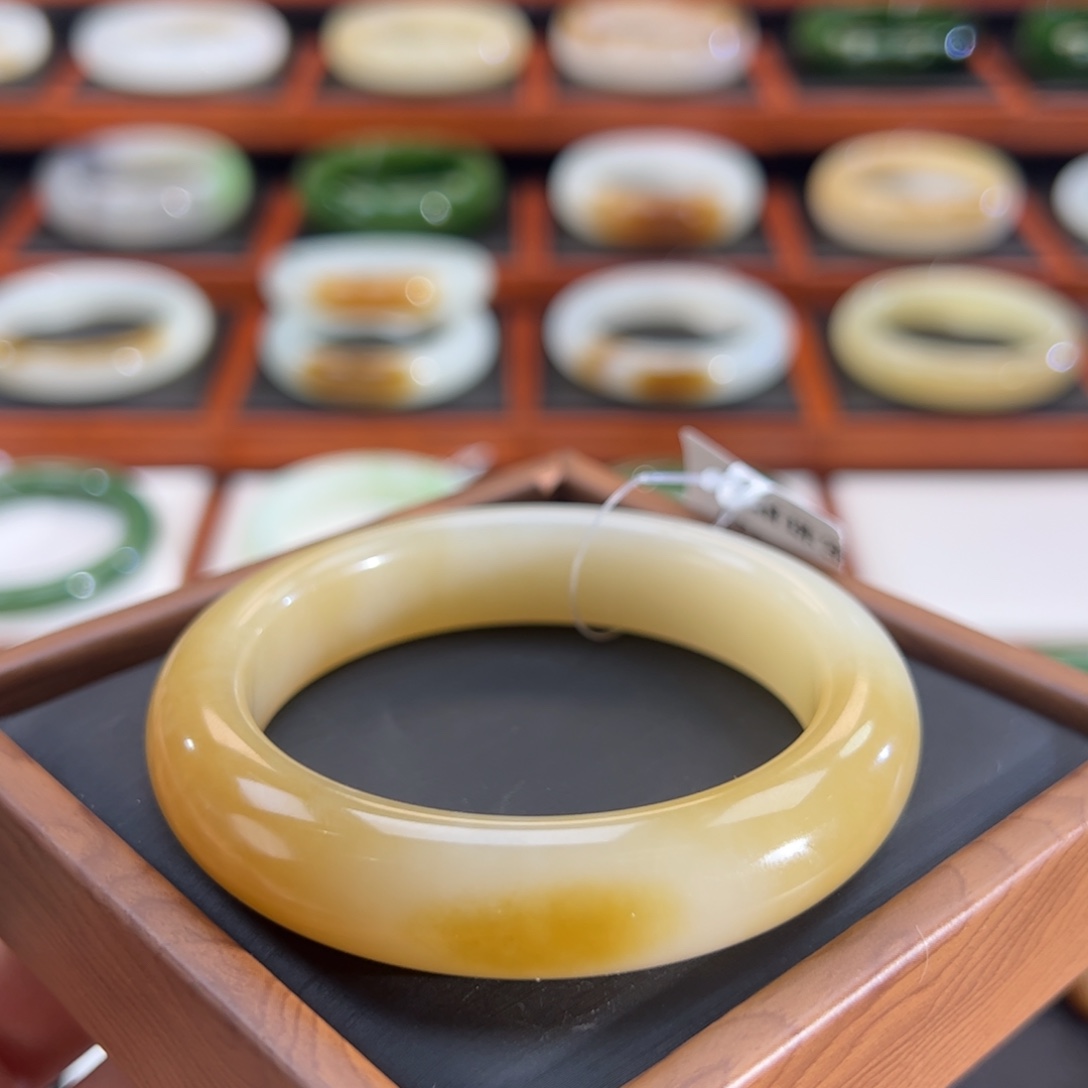 和田玉（糖玉）未镶嵌手镯溏心蛋