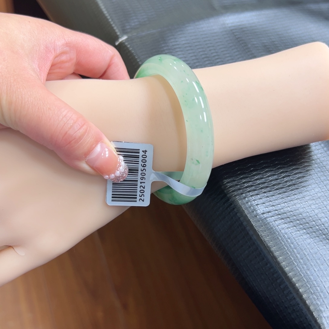 石英质玉手镯未镶嵌凤*