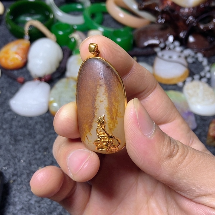 白玉菩提吊坠收藏