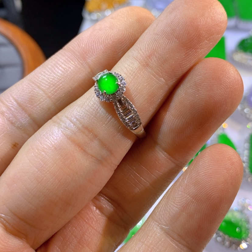 【闪购商品】翡翠挂件银S925镶嵌自**檬天然翡翠