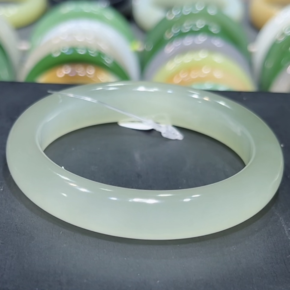 和田玉高冰起荧光猫眼晴水手镯54-55圈口