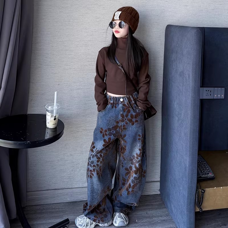 女童咖色长袖打底衫2025秋冬新款时髦炸街潮酷植绒阔腿牛仔裤套装