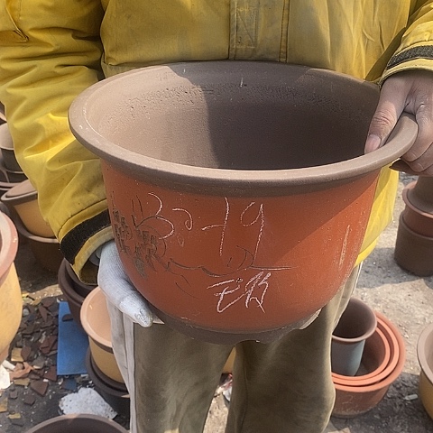 紫砂中国宜兴紫砂花盆，