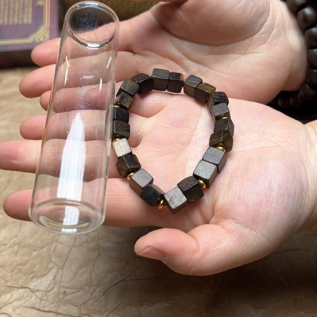 大叶紫檀（黑酸枝木类）