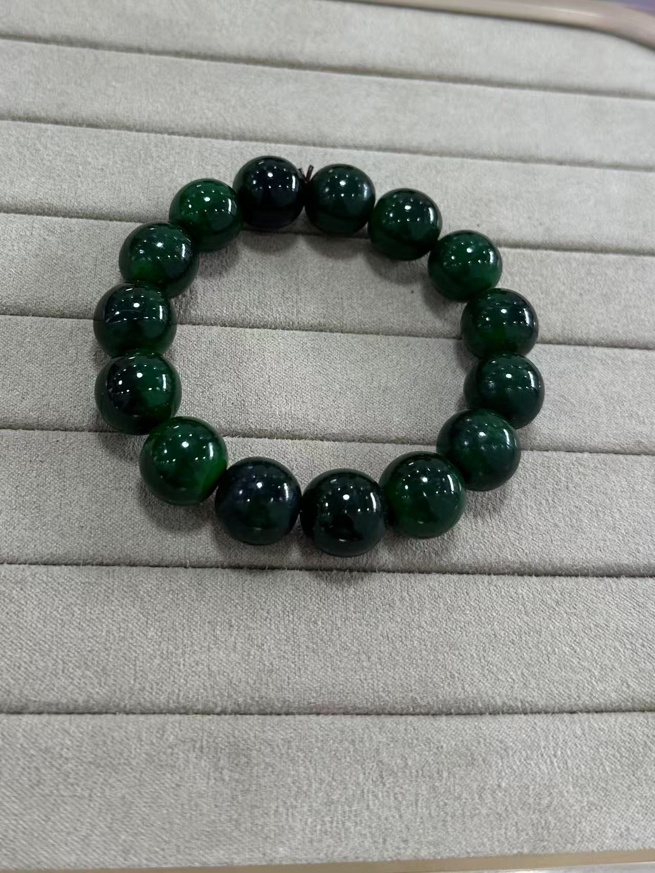 A47 绿药龙髓手串 多样性发其一