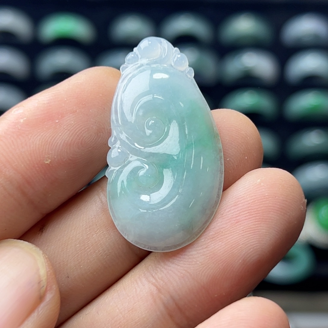 定制翡翠未镶嵌如意