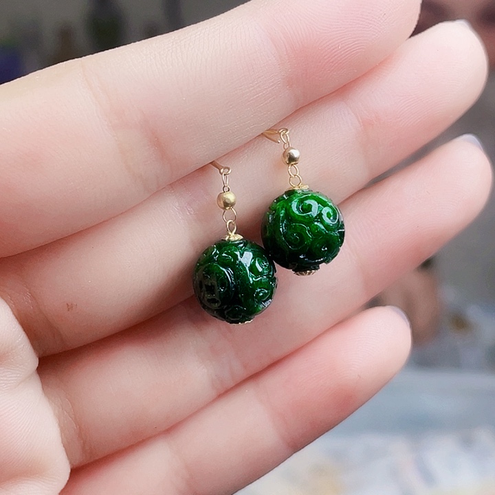 翡翠18K金镶嵌颈饰多样性