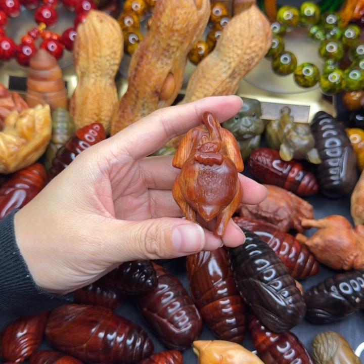 松木琥珀木文玩手串