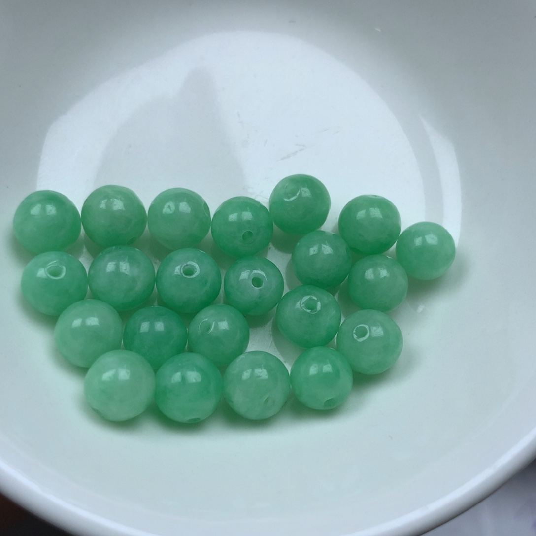 翡翠颈饰未镶嵌咕****生卡6➕。