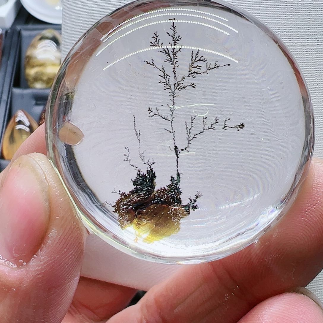 水晶吊坠……未镶嵌