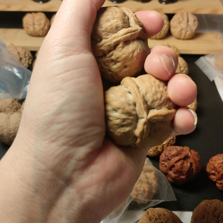 文玩核桃吊坠粗筋三棱