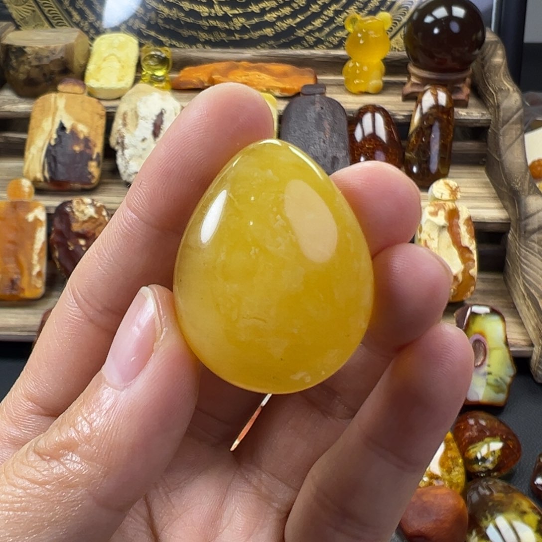 琥珀裸石未镶嵌琥珀