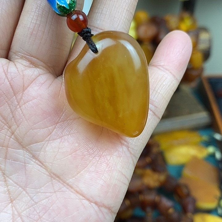 蜜蜡未镶嵌颈饰吊坠