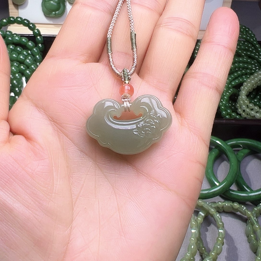 和田玉（糖玉）颈饰未镶嵌