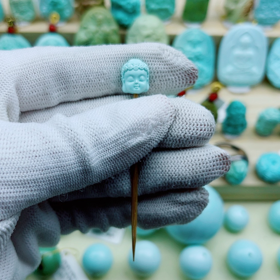 绿松石未镶嵌珠宝奇石