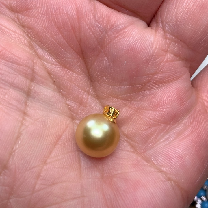 颈饰18K金镶嵌海水珍珠