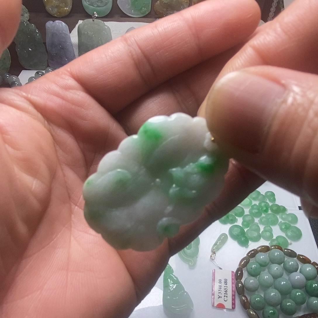 翡翠未镶嵌颈饰翡翠