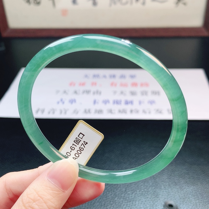 翡翠未镶嵌手镯翡翠手镯25