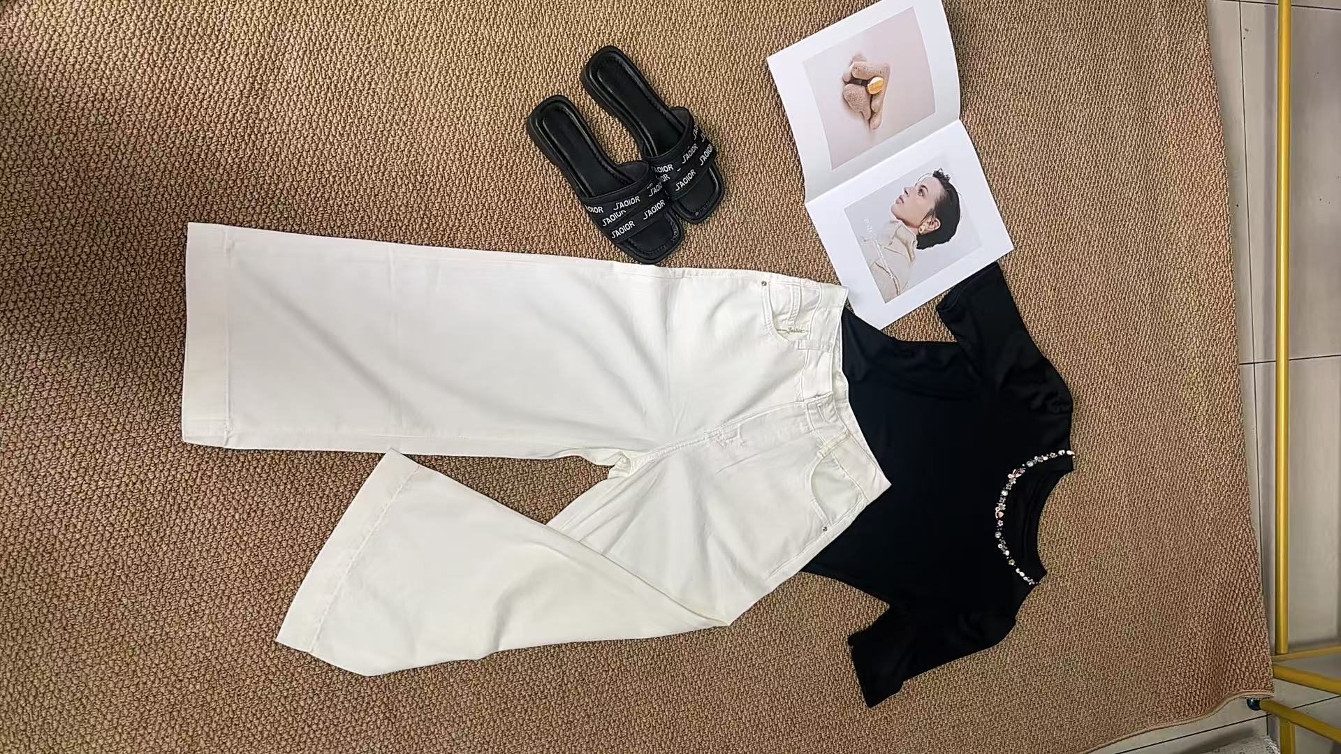 时尚百搭新款宽松圆领设计师款休闲打底纯色牛仔女装001黑色白色