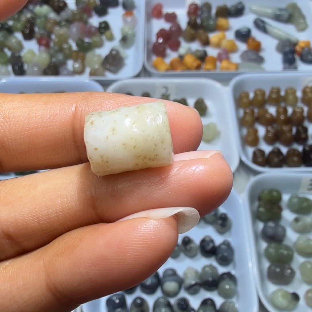 和田玉未镶嵌珠宝奇石