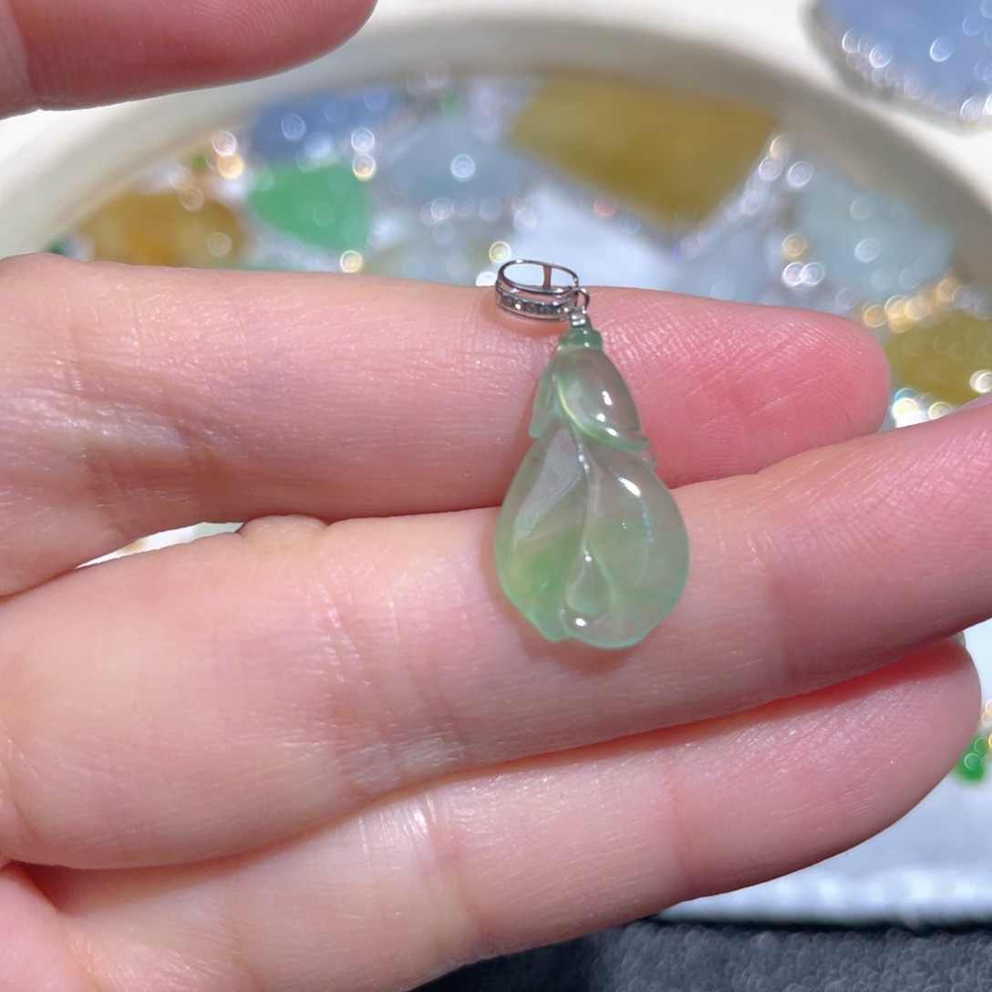 翡翠颈饰18K金镶嵌翡翠