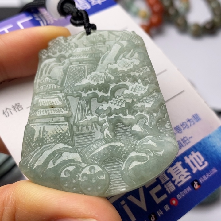 翡翠颈饰未镶嵌翡翠