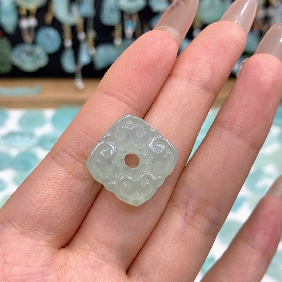 未镶嵌蛇纹石玉颈饰