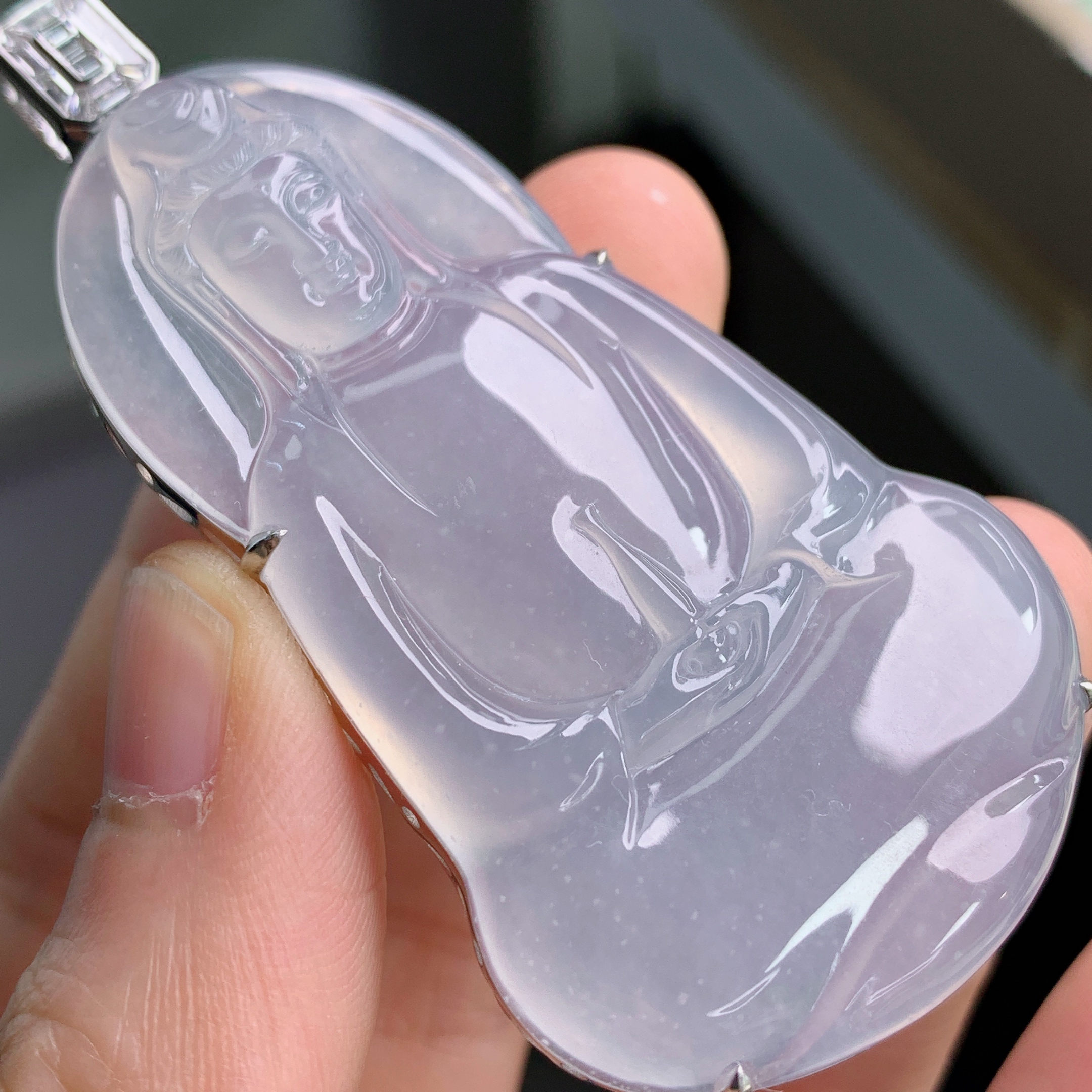 天然缅甸A货翡翠大气高冰种紫底素衣观音镶嵌18k金吊坠精雕冰透