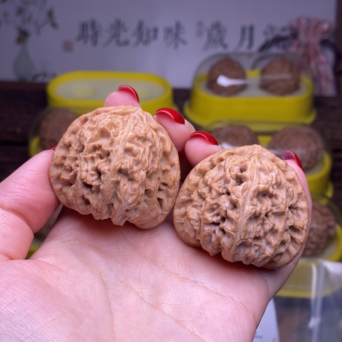 文玩核桃把件o*o全品40+三角白狮子头A301