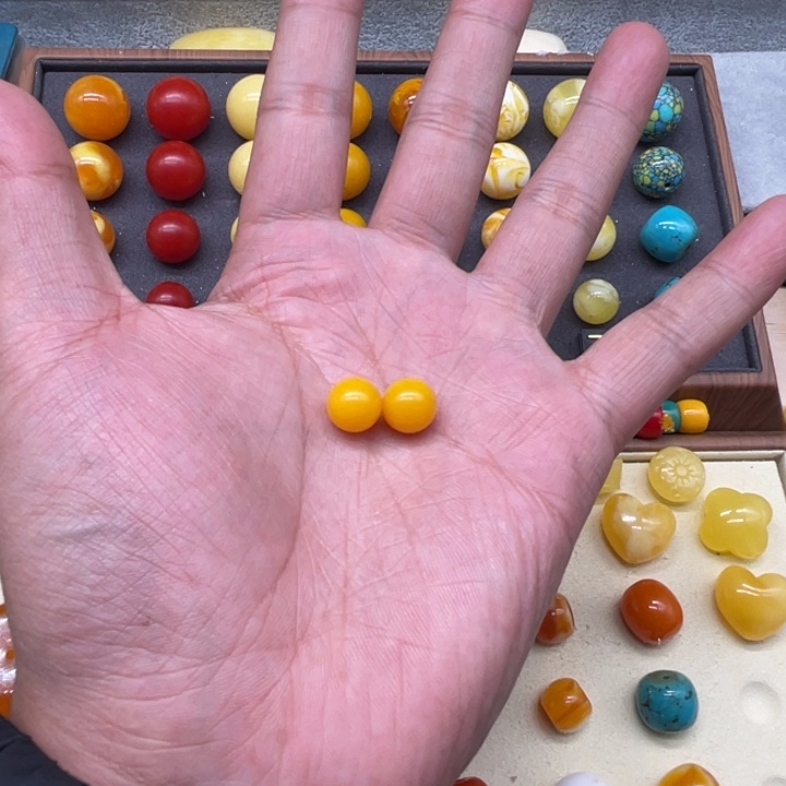 琥珀未镶嵌裸石鸡油黄单珠