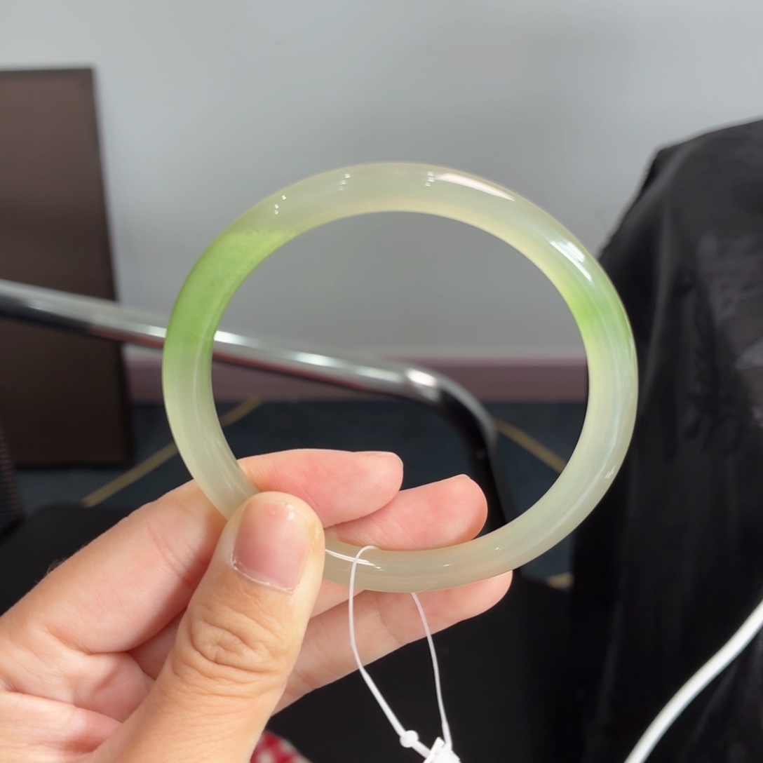 和田玉未镶嵌手镯-冰底起光两耳翠细条-有纹漏7