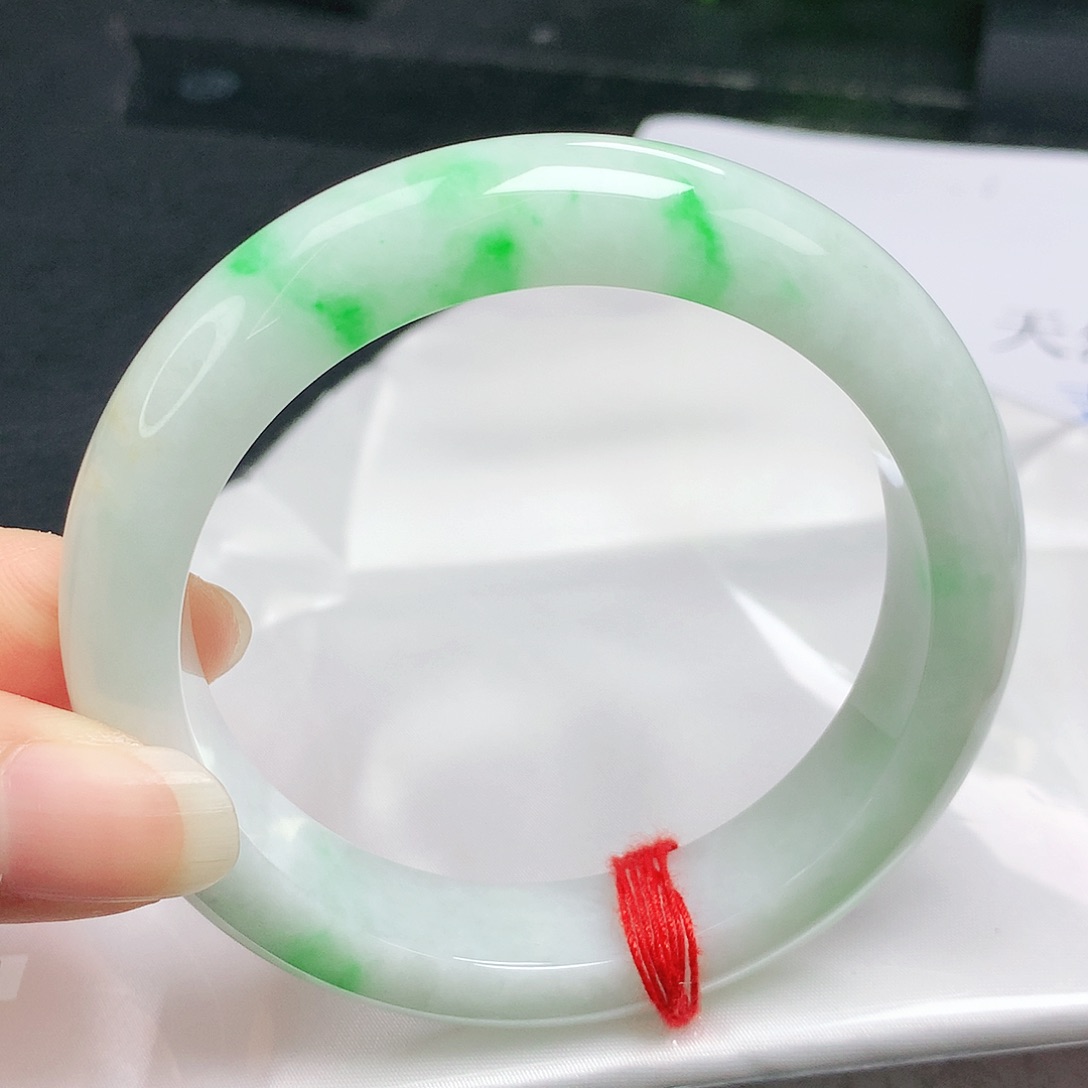 翡翠手镯未镶嵌正