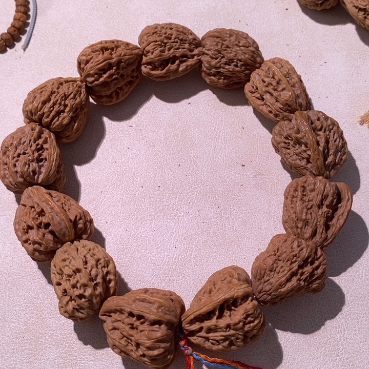 手串文玩核桃A****孑…………