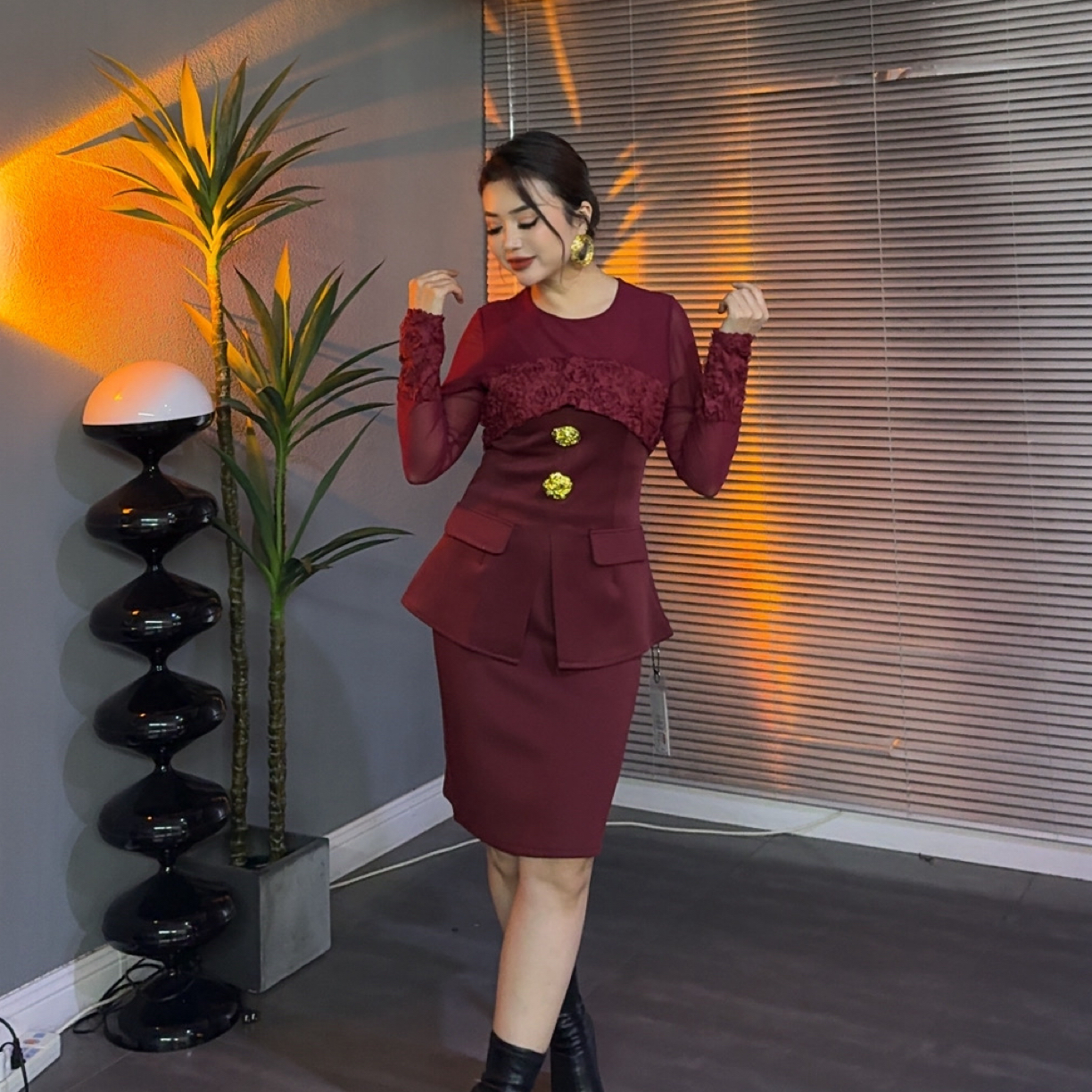 时装款带扣收腰套装  短款