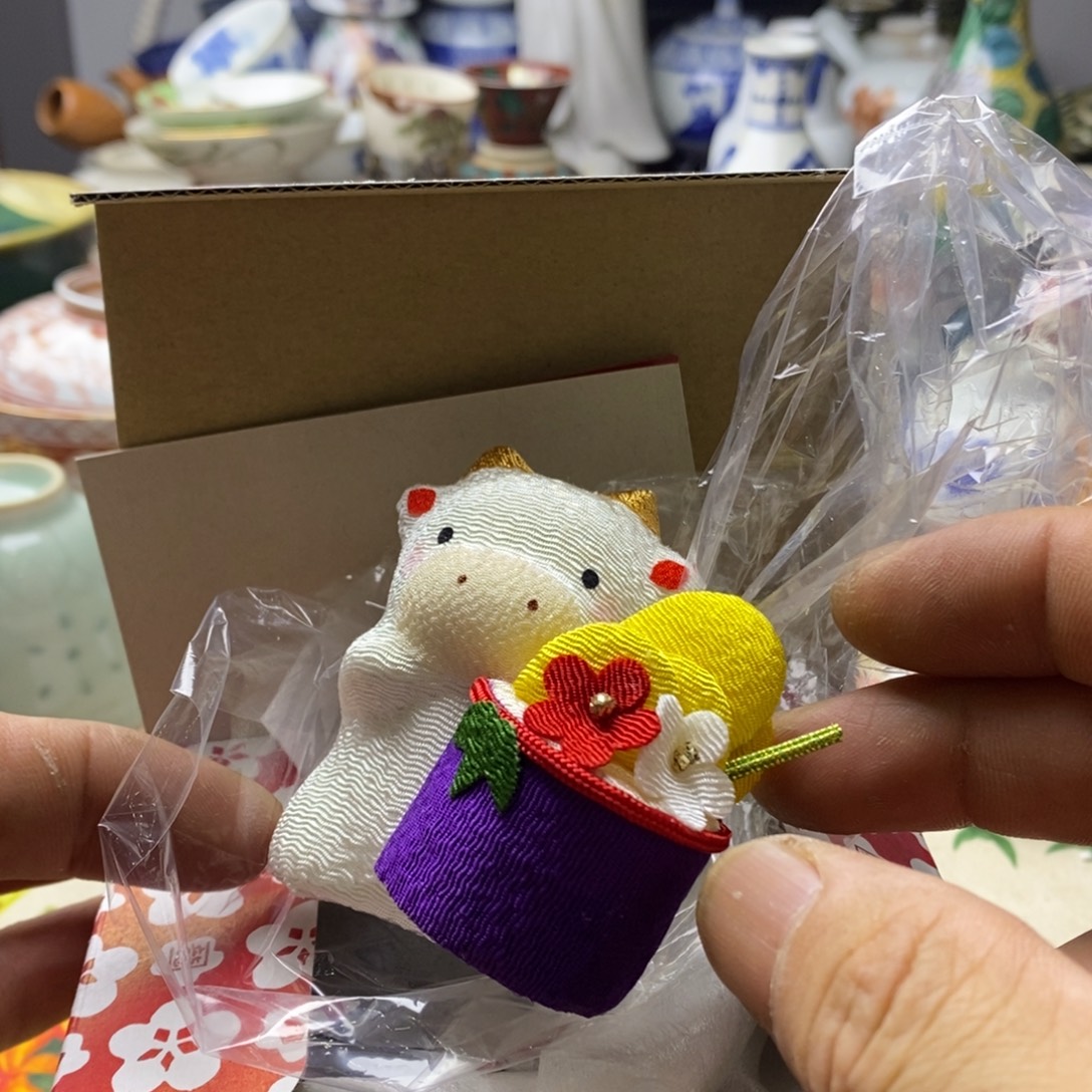 瓷片这么早还没有下班么