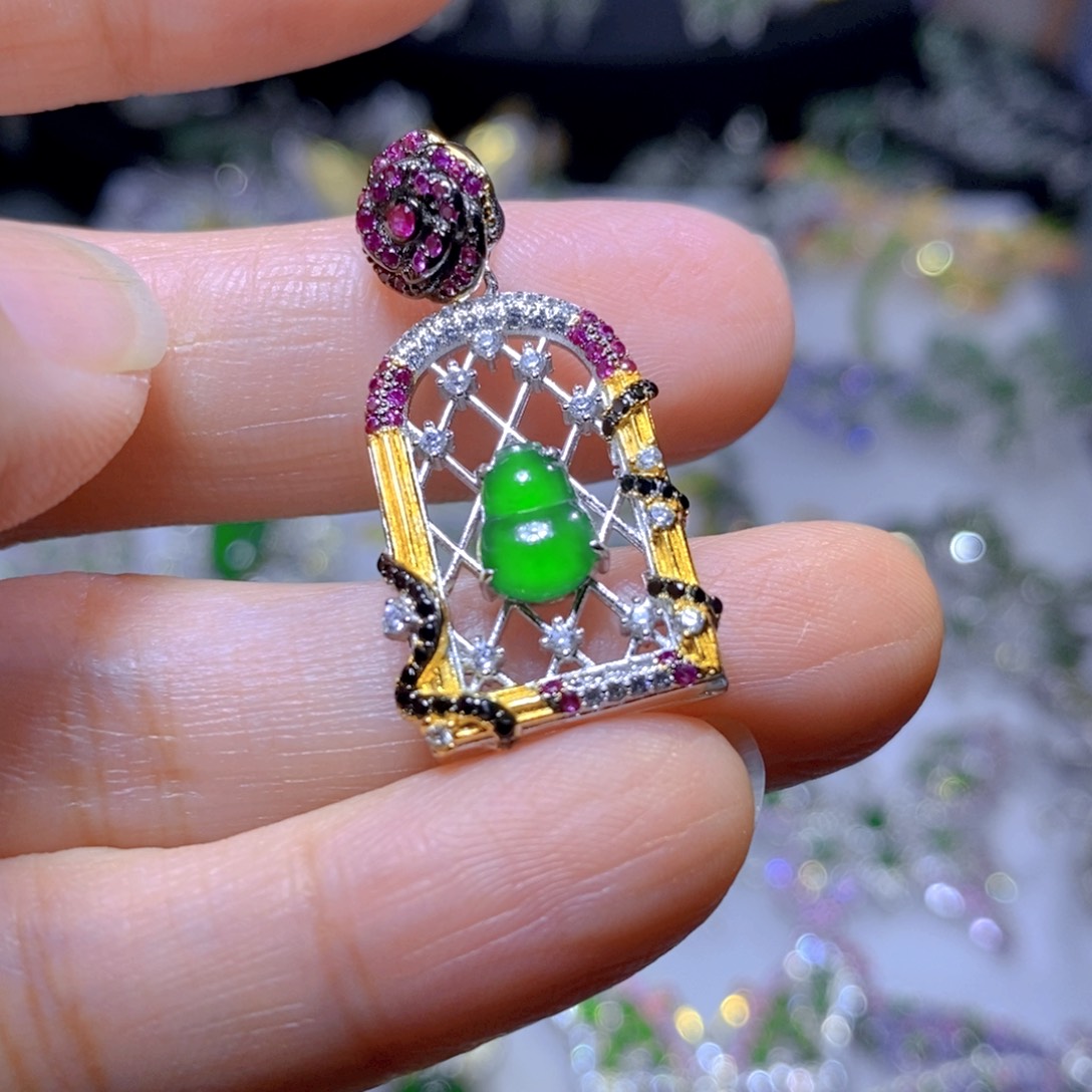 翡翠颈饰银S925镶嵌天然翡翠