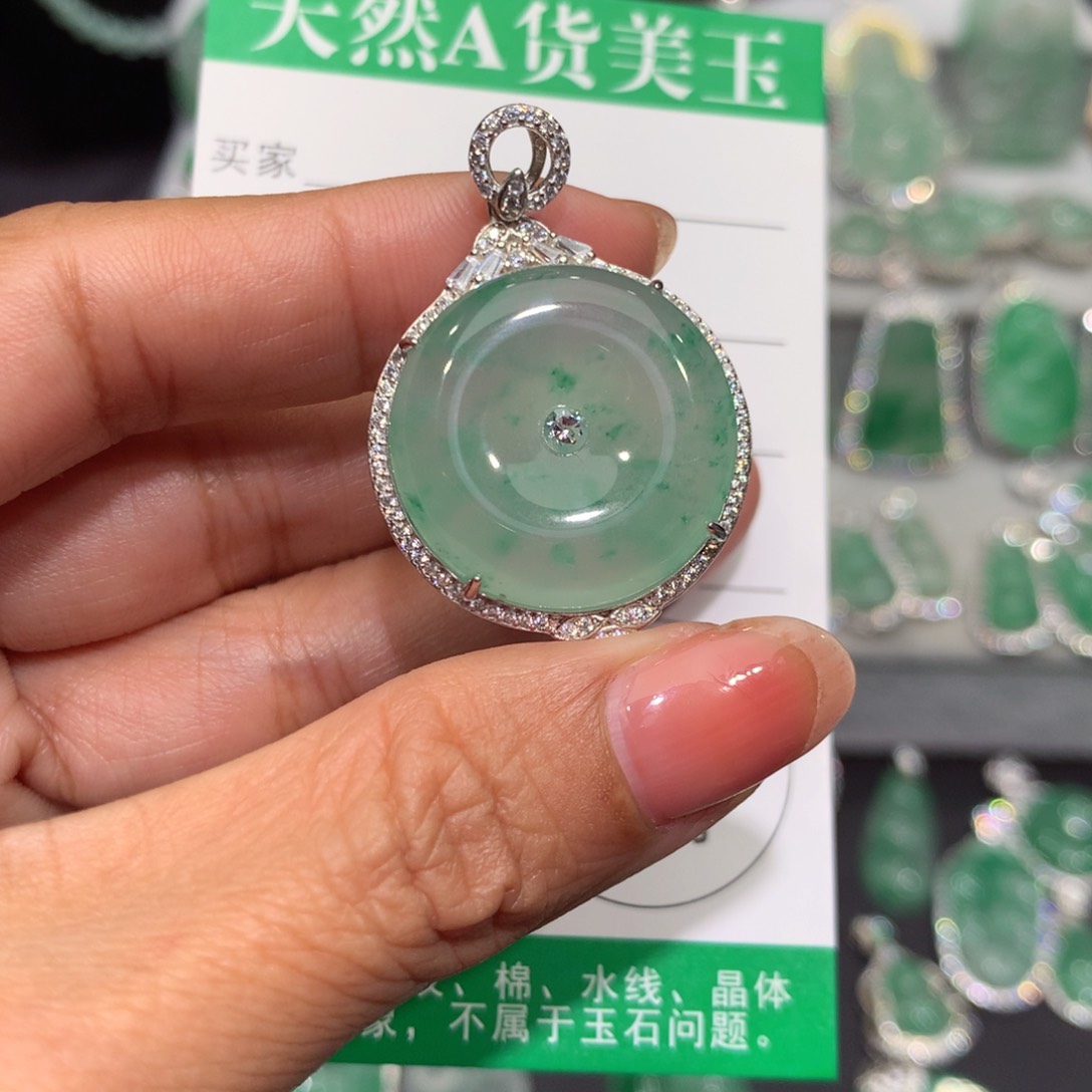 颈饰银S925镶嵌石英质玉（非洲翠）