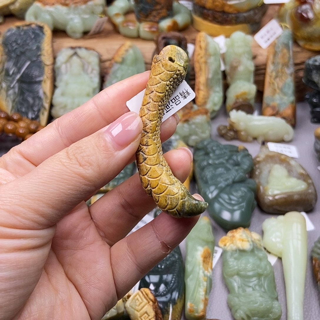 岫岩河磨玉（透闪石质玉）手把未镶嵌