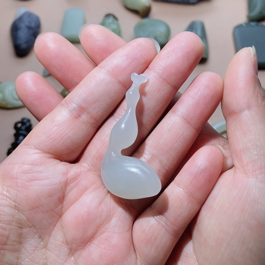 和田玉颈饰未镶嵌定制