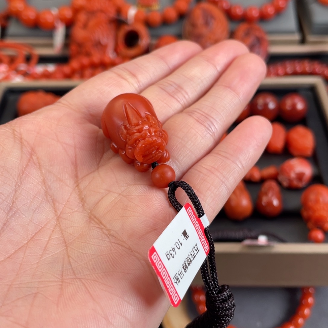 昕***玥南红玛瑙未镶嵌雕刻貔貅